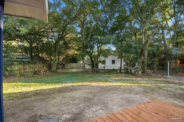 522 S Edgewood Cir, Pensacola, FL 32507
