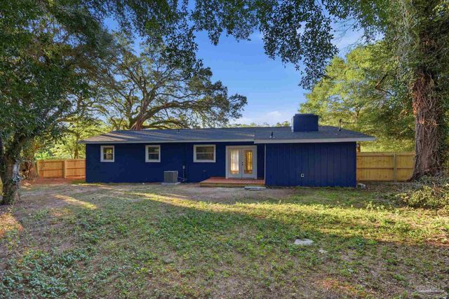 522 S Edgewood Cir, Pensacola, FL 32507