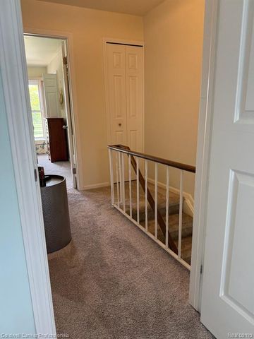 33374 Jefferson Avenue, Saint Clair Shores, MI 48082