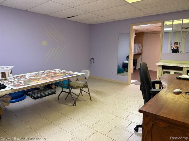 33374 Jefferson Avenue, Saint Clair Shores, MI 48082