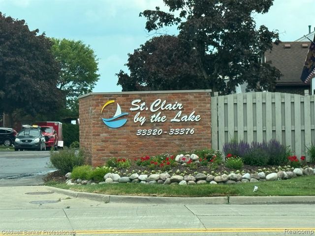 33374 Jefferson Avenue, Saint Clair Shores, MI 48082