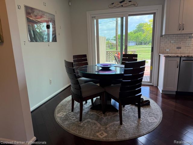 33374 Jefferson Avenue, Saint Clair Shores, MI 48082