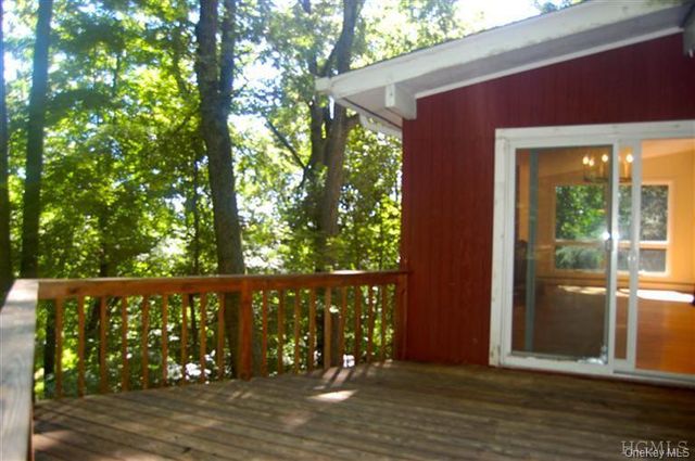 20 John Cava Lane, Cortlandt Manor, NY 10567