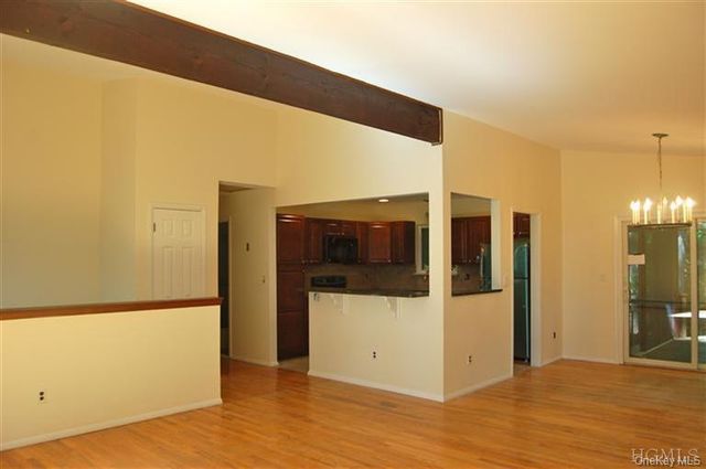 20 John Cava Lane, Cortlandt Manor, NY 10567