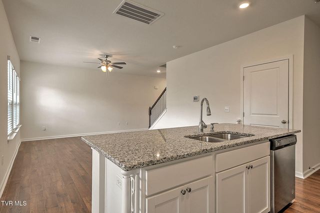 15 Garnet Court, Johnson City, TN 37604