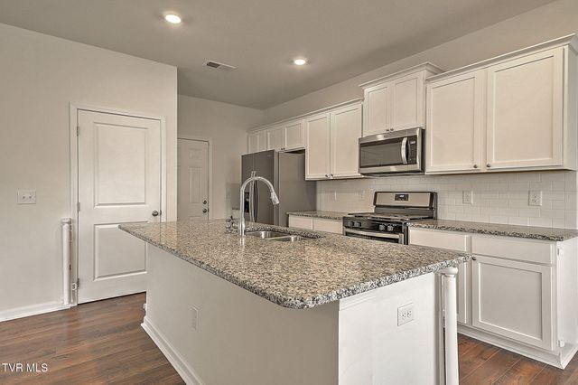 15 Garnet Court, Johnson City, TN 37604