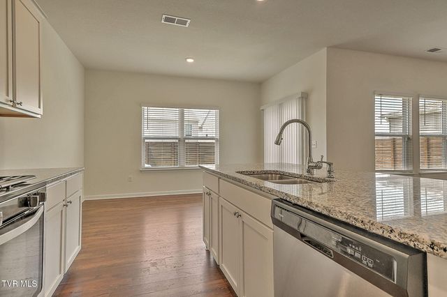 15 Garnet Court, Johnson City, TN 37604