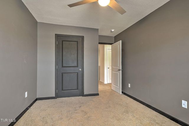 15 Garnet Court, Johnson City, TN 37604