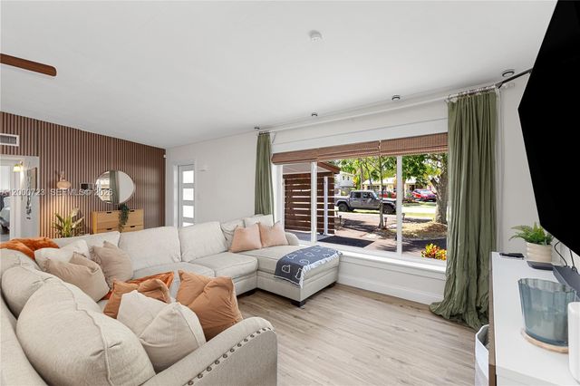 3331 SW 21st St, Fort Lauderdale, FL 33312