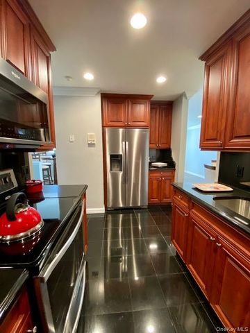 400 Adams Way 244, Sayville, NY 11782