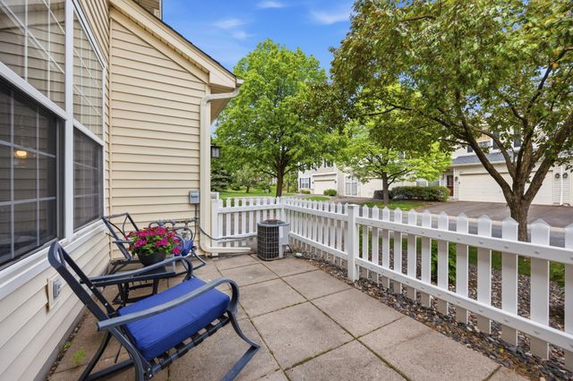 13730 54th Avenue N 208, Plymouth, MN 55446