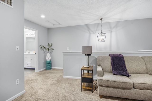 13730 54th Avenue N 208, Plymouth, MN 55446