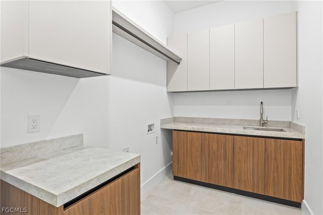 432 Burnt Store RD S, Cape Coral, FL 33991