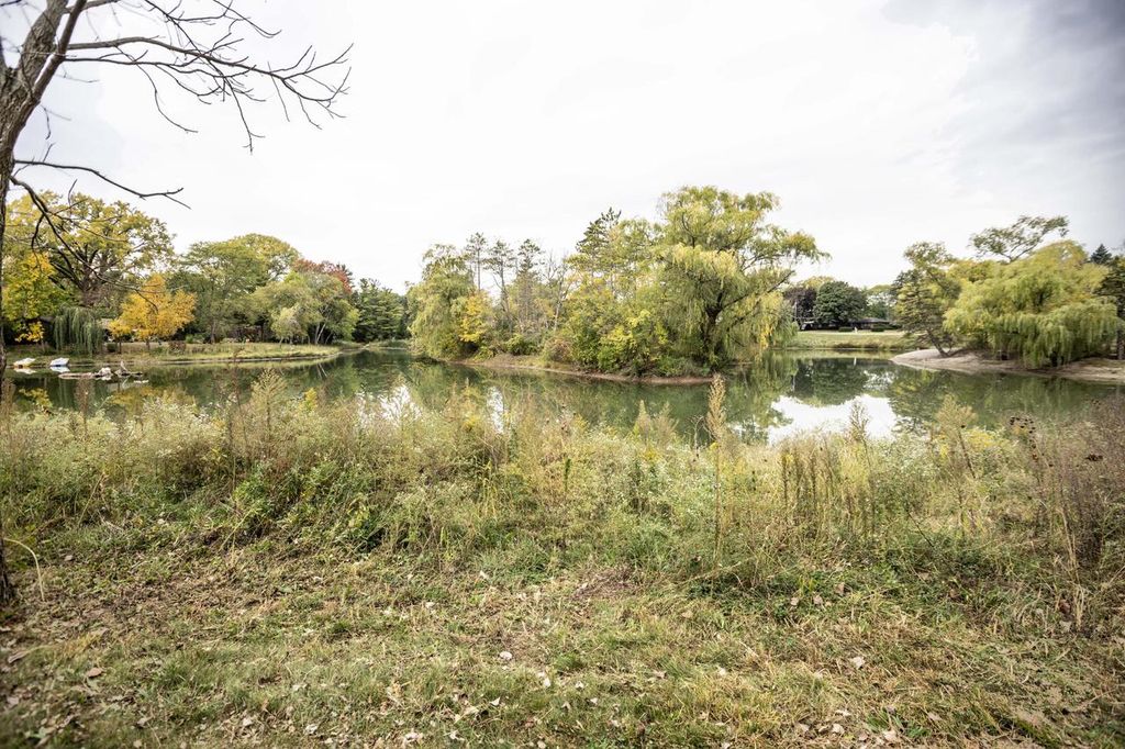 3933 Country Ln, Mount Pleasant, WI 53405