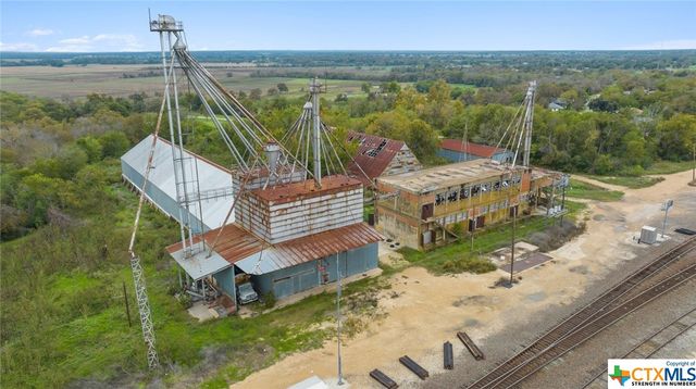 401 S Houston Avenue, Cameron, TX 76520