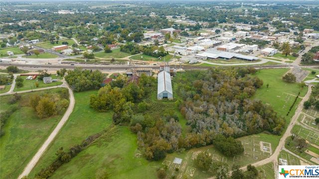 401 S Houston Avenue, Cameron, TX 76520