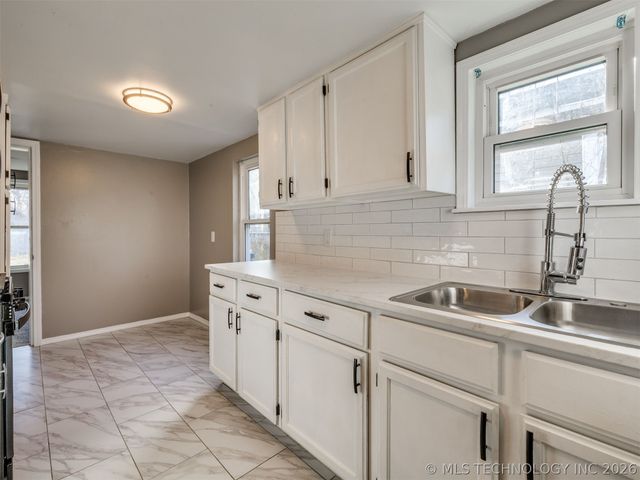 453 S 50th West Avenue, Tulsa, OK 74127