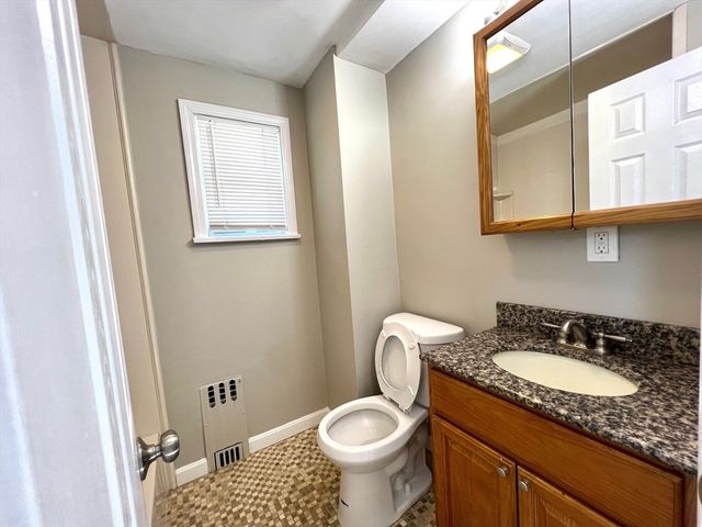 6 Holland Street 6R, Winchester, MA 01890