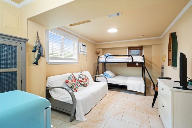 1419 S Magnolia, Rockport, TX 78382