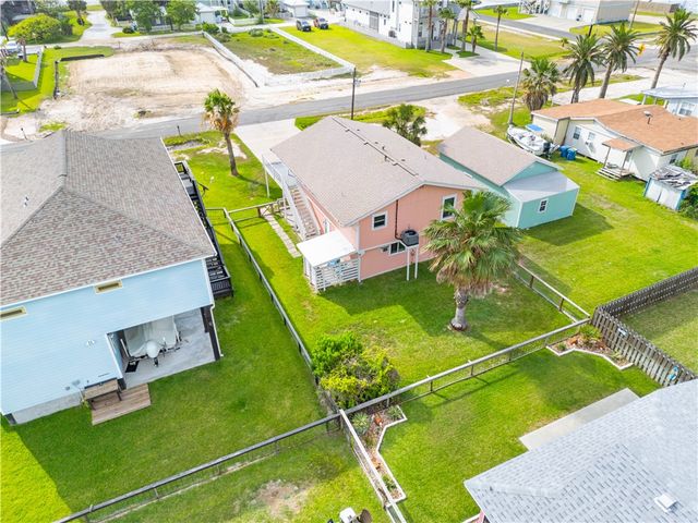 1419 S Magnolia, Rockport, TX 78382