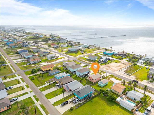 1419 S Magnolia, Rockport, TX 78382