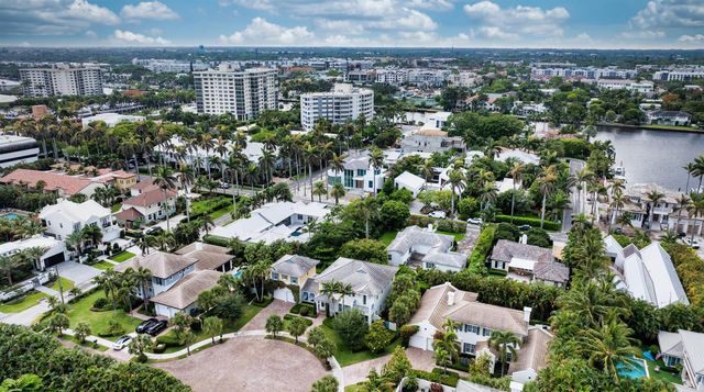 110 Sea Lane, Delray Beach, FL 33483