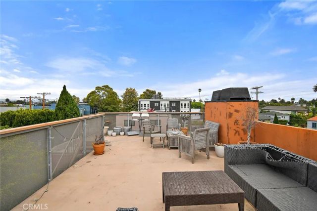 241 Horizon Avenue, Venice, CA 90291