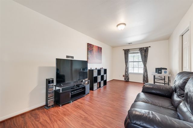 1607 Masters Drive, Desoto, TX 75115