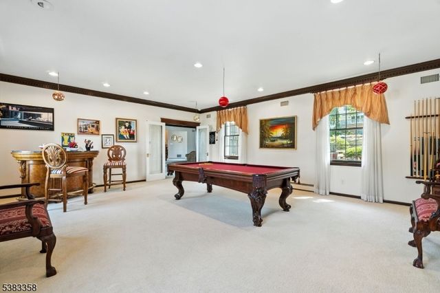 28 Battle Ridge Trl, Totowa Boro, NJ 07512