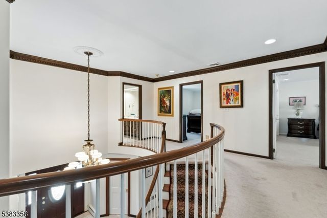 28 Battle Ridge Trl, Totowa Boro, NJ 07512