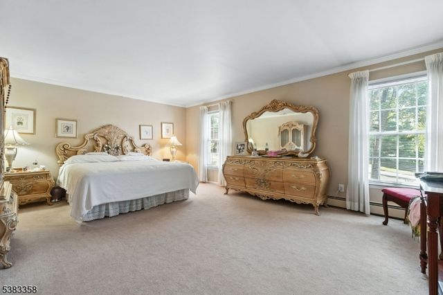 28 Battle Ridge Trl, Totowa Boro, NJ 07512