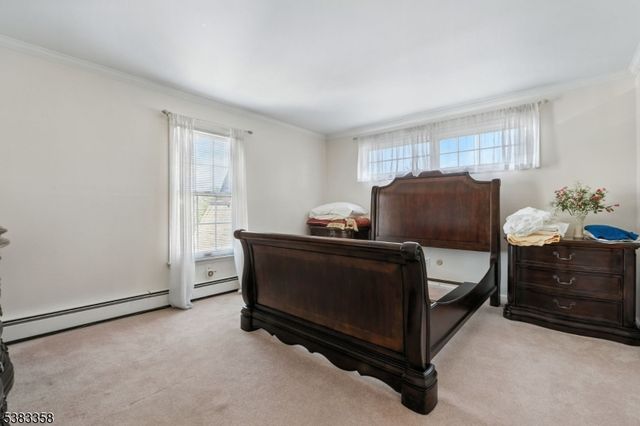 28 Battle Ridge Trl, Totowa Boro, NJ 07512