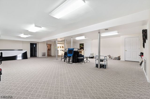 28 Battle Ridge Trl, Totowa Boro, NJ 07512