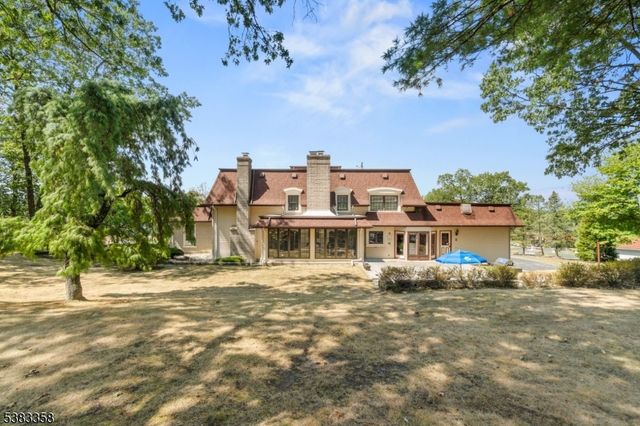 28 Battle Ridge Trl, Totowa Boro, NJ 07512