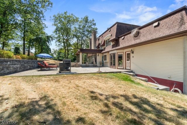 28 Battle Ridge Trl, Totowa Boro, NJ 07512