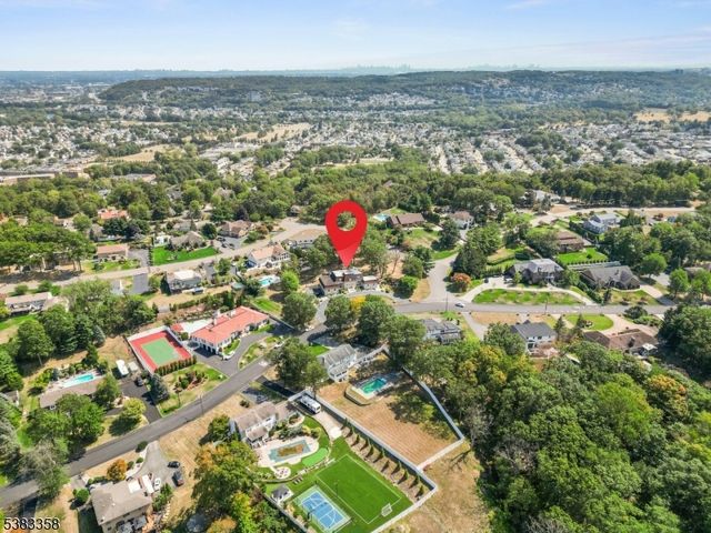 28 Battle Ridge Trl, Totowa Boro, NJ 07512