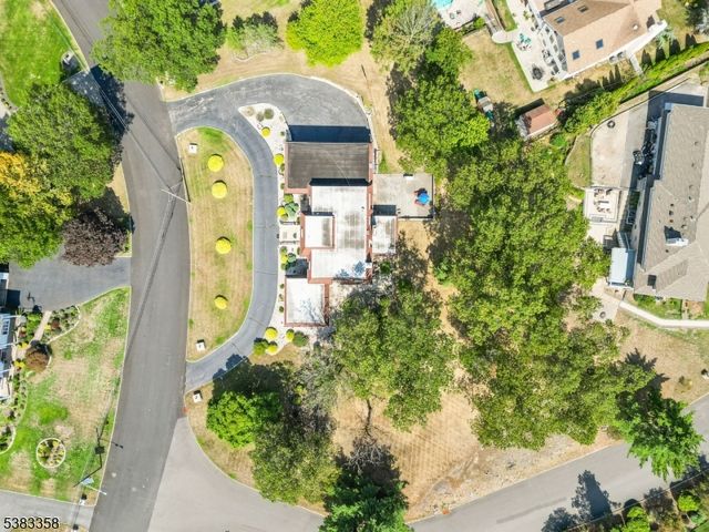 28 Battle Ridge Trl, Totowa Boro, NJ 07512