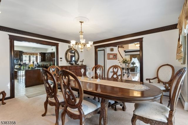 28 Battle Ridge Trl, Totowa Boro, NJ 07512