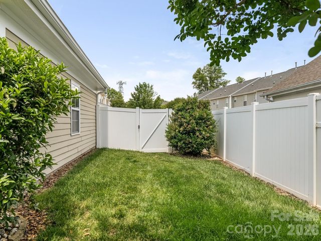 7118 Blakeney Greens Boulevard, Charlotte, NC 28277