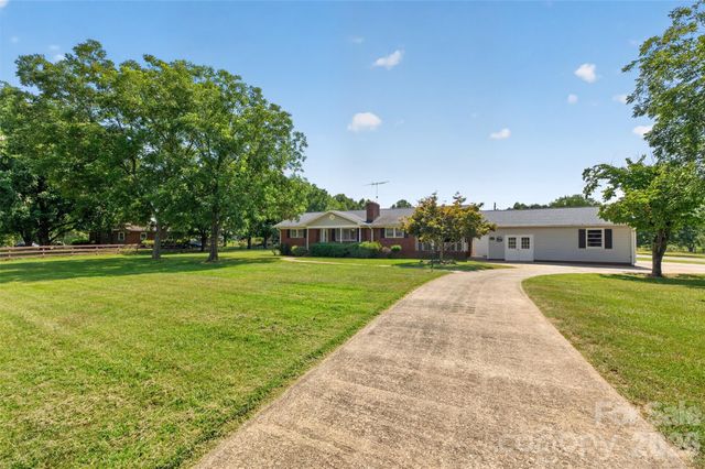 2639 Mount Olive Church Road, Newton, NC 28658