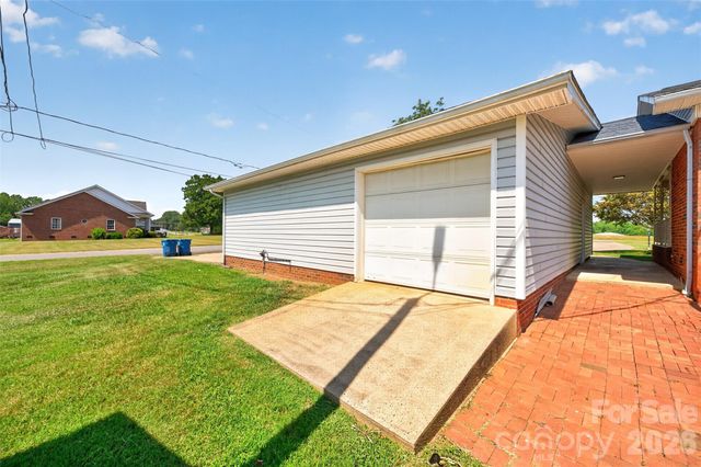 2639 Mount Olive Church Road, Newton, NC 28658