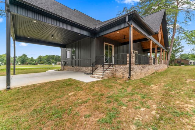 1601 Old Estill Springs Rd, Tullahoma, TN 37388