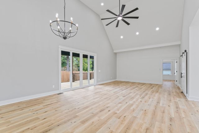 1601 Old Estill Springs Rd, Tullahoma, TN 37388