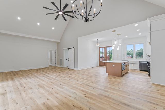 1601 Old Estill Springs Rd, Tullahoma, TN 37388