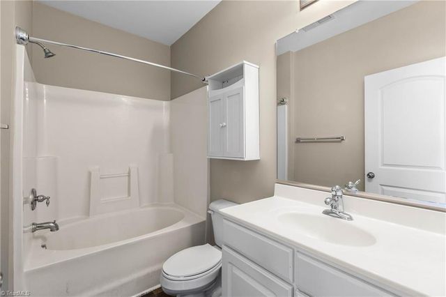 2431 Eagle Creek Court 203, Winston-salem, NC 27103
