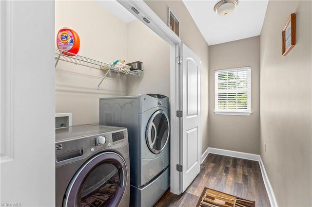 2431 Eagle Creek Court 203, Winston-salem, NC 27103