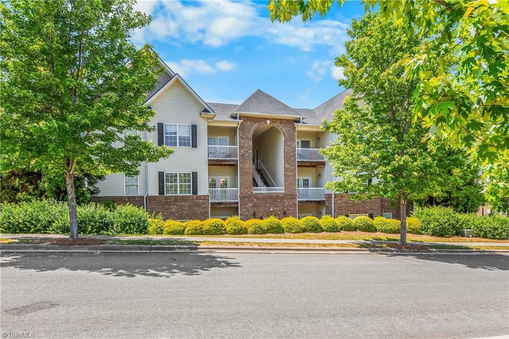 2431 Eagle Creek Court 203, Winston-salem, NC 27103