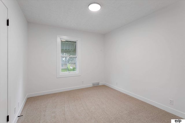 2521 S 43rd Street, Omaha, NE 68105