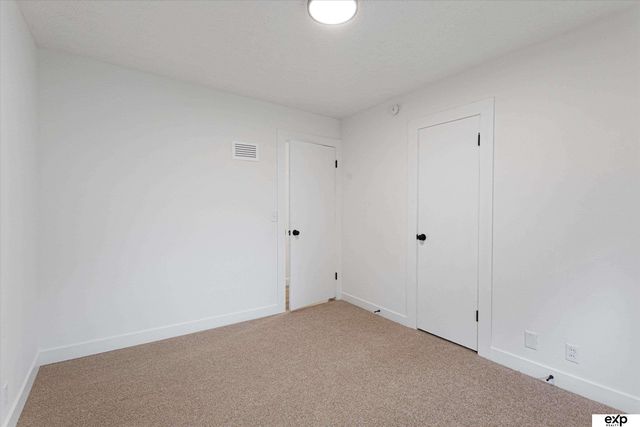 2521 S 43rd Street, Omaha, NE 68105