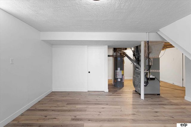 2521 S 43rd Street, Omaha, NE 68105